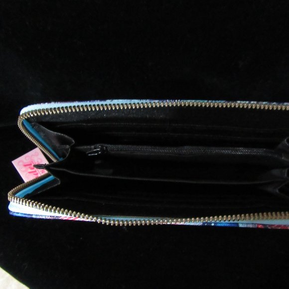 New Boutique Ladies Wallets any 2 For $30.00 - Picture 8 of 9
